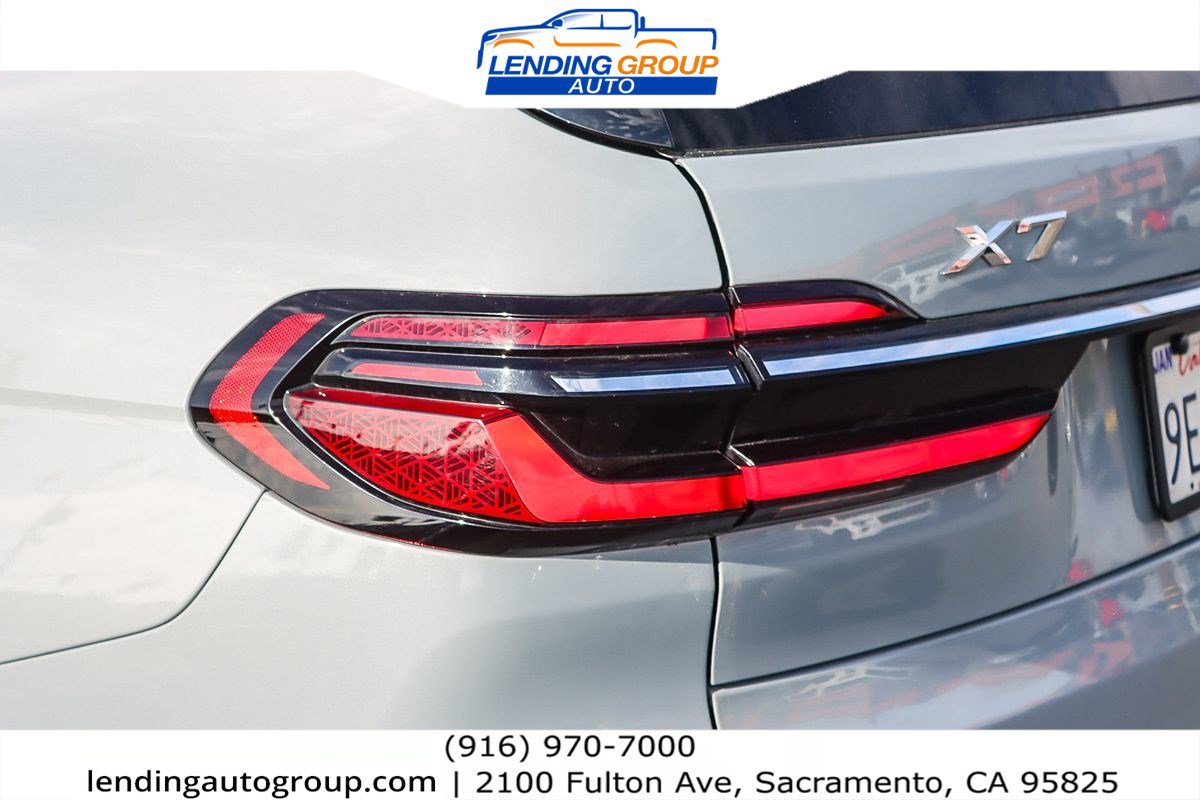 Used 2023 BMW X7 xDrive40i w/ M Sport Package image 8
