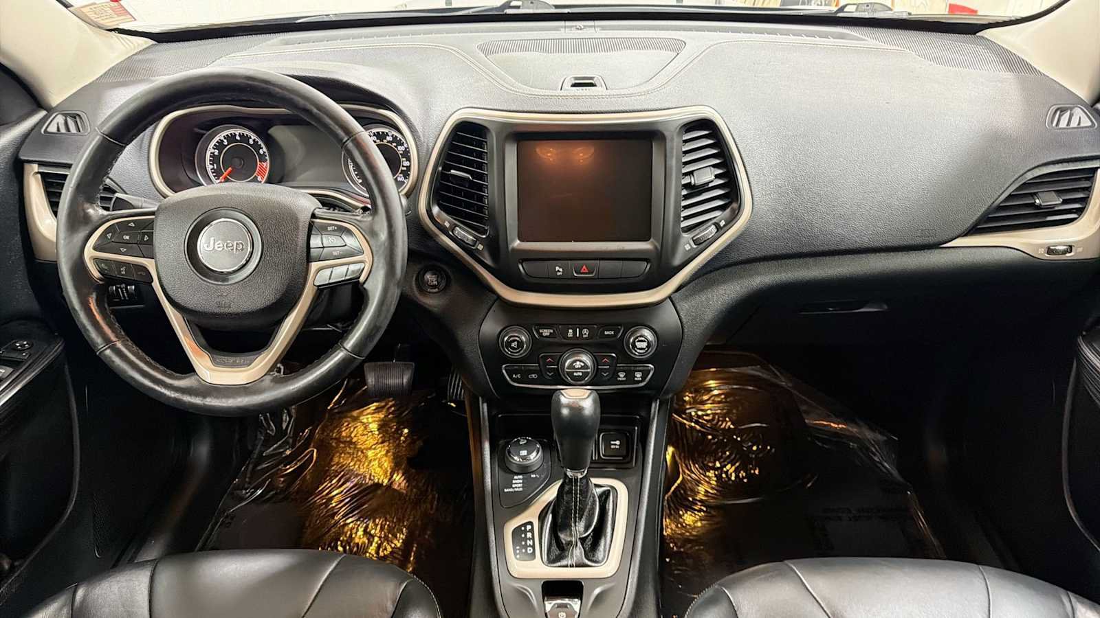 Used 2015 Jeep Cherokee Limited AWD/4WD image 26