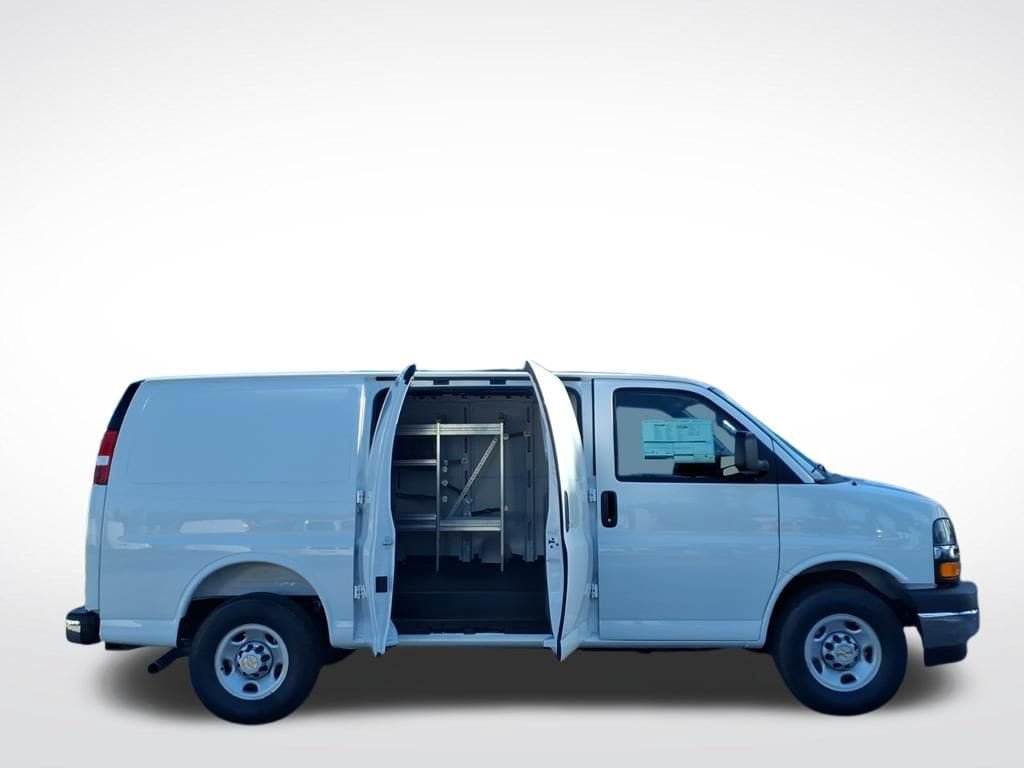 New 2026 Chevrolet Express 2500 w/ Driver Convenience Package RWD image 21
