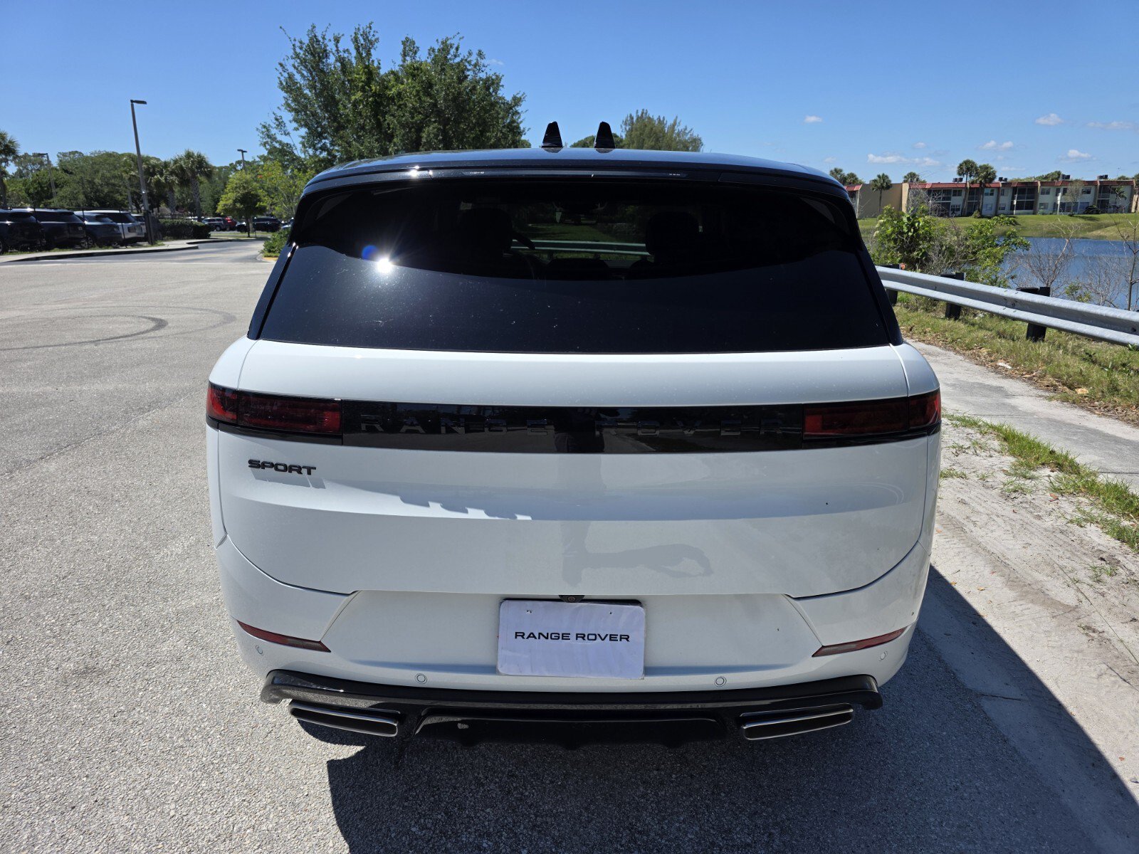 Used 2026 Land Rover Range Rover Sport Dynamic SE AWD/4WD image 5