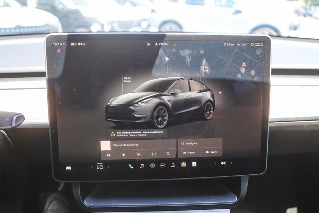 Used 2024 Tesla Model Y Long Range AWD/4WD image 22
