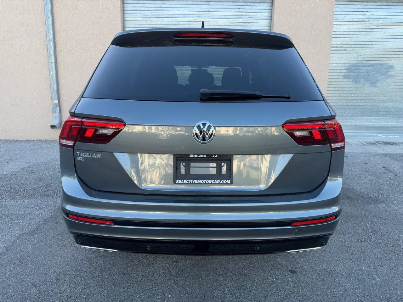 Used 2021 Volkswagen Tiguan SE R-Line FWD image 7