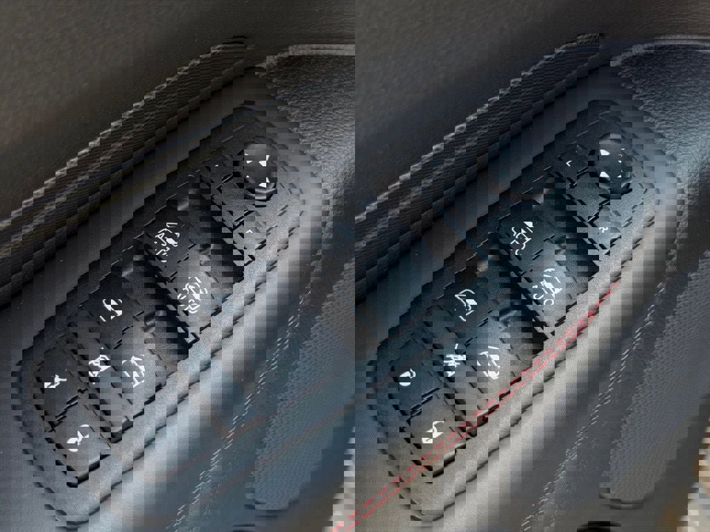 Used 2024 Dodge Durango GT image 28