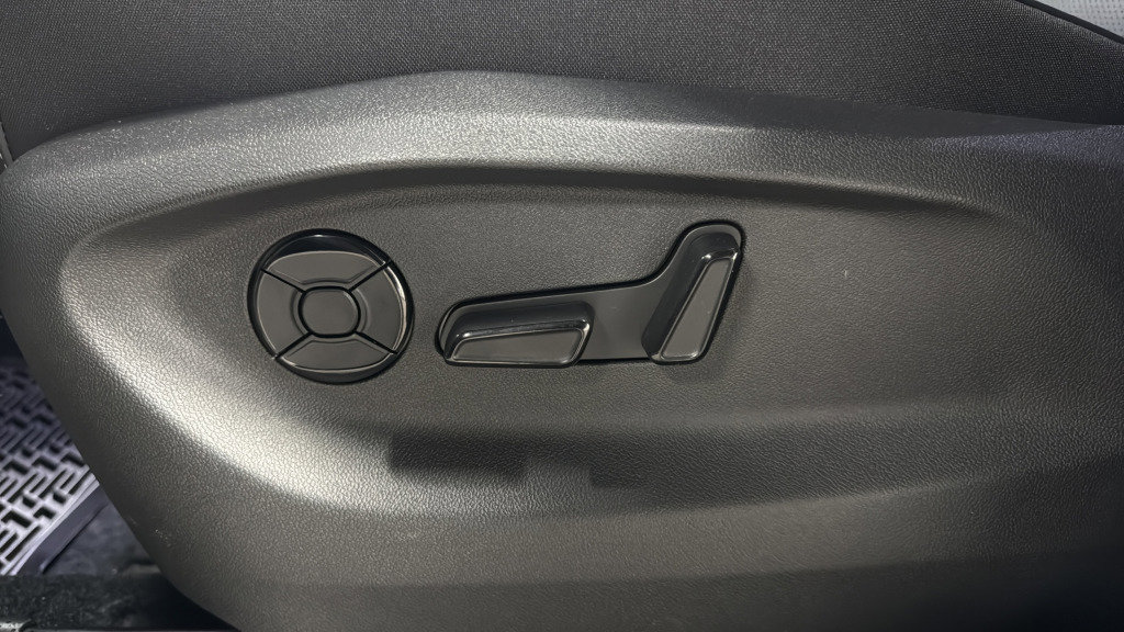 New 2026 Volkswagen Tiguan SE R-Line image 17