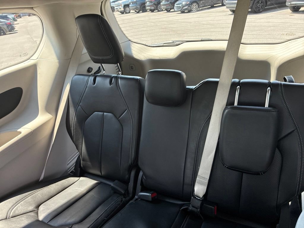 Used 2024 Chrysler Pacifica Touring-L FWD image 58