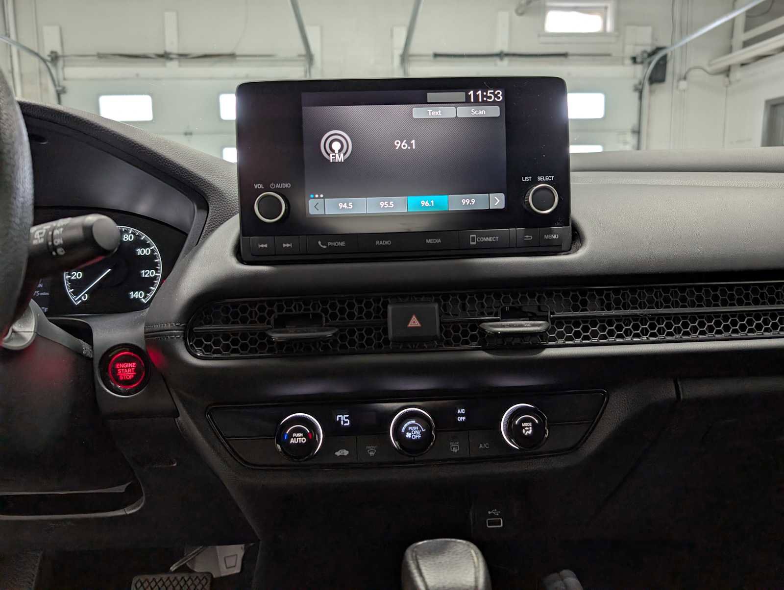 Certified 2023 Honda HR-V LX image 31