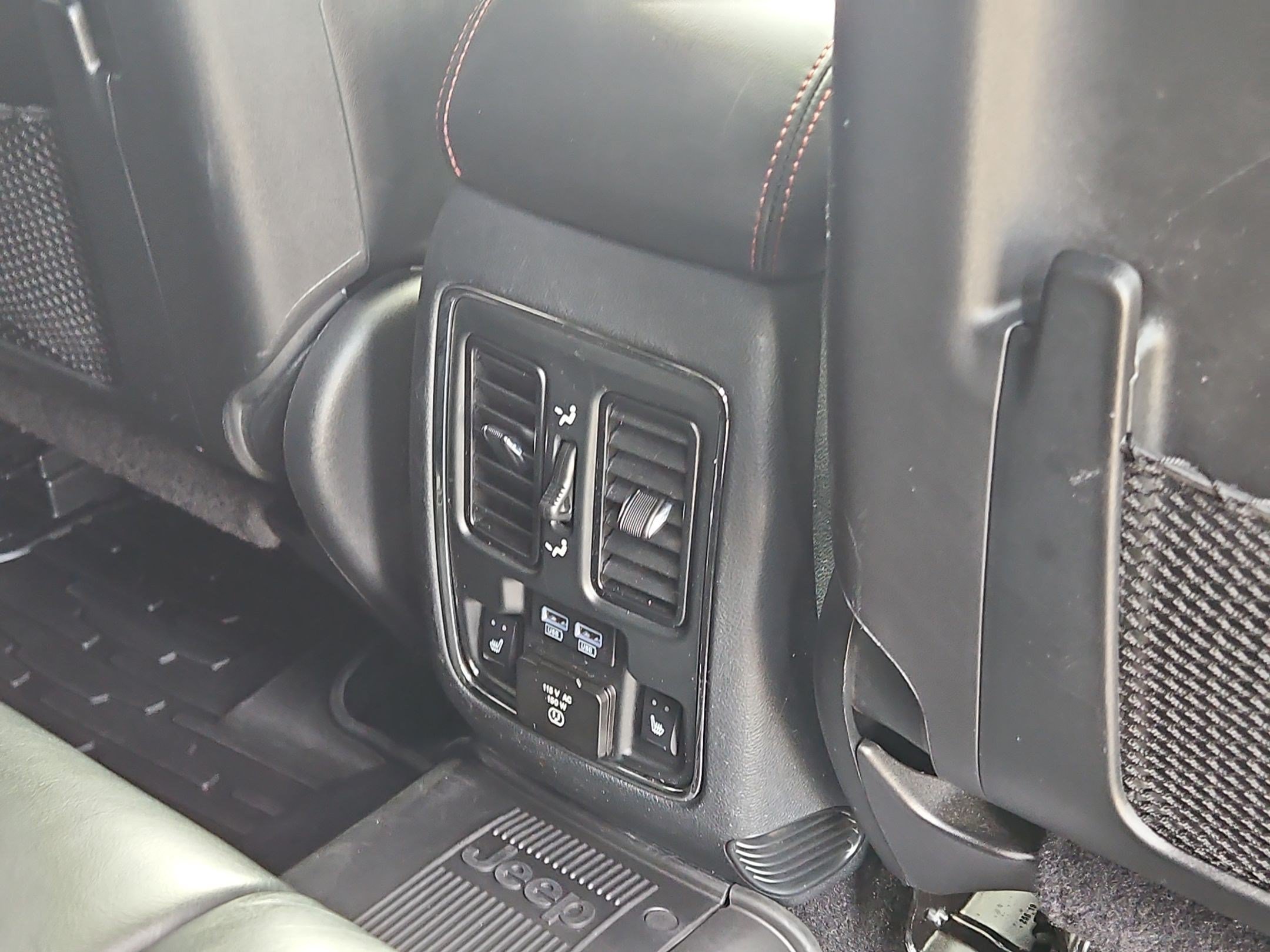 Used 2020 Jeep Grand Cherokee Trailhawk w/ Premium Lighting Group AWD/4WD image 30