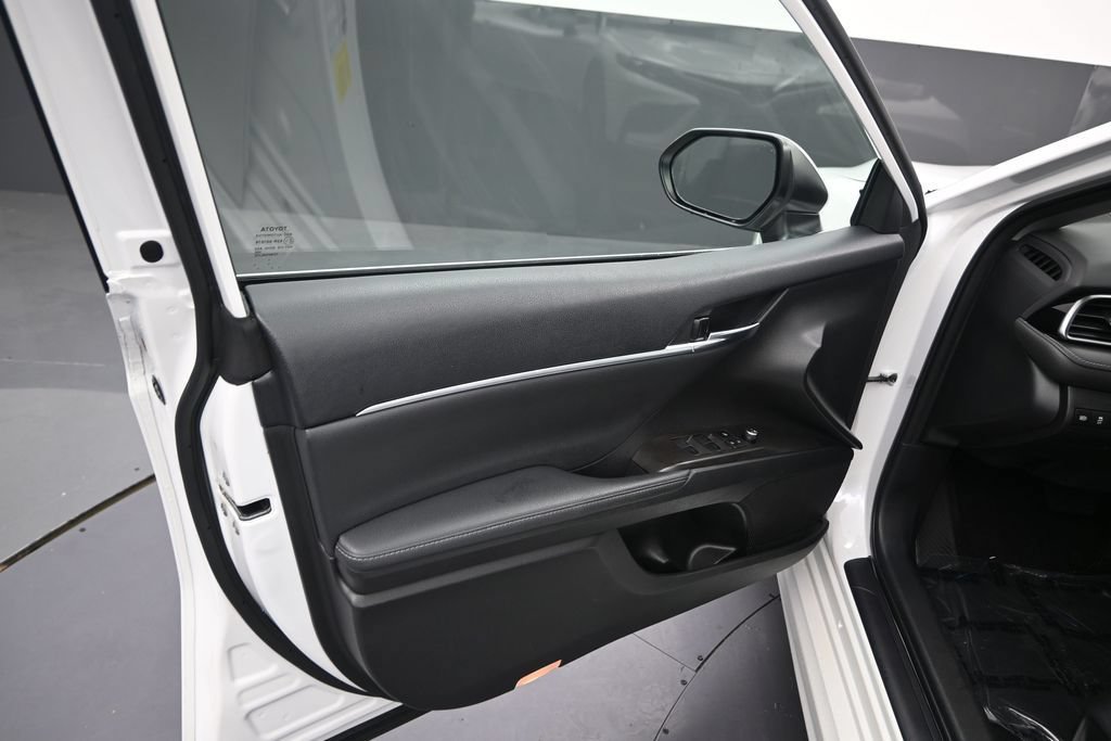 Used 2023 Toyota Camry XSE w/ Navigation Package FWD image 13