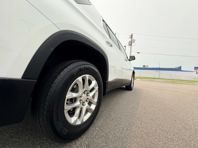 Used 2021 Chevrolet Traverse LS AWD/4WD image 9