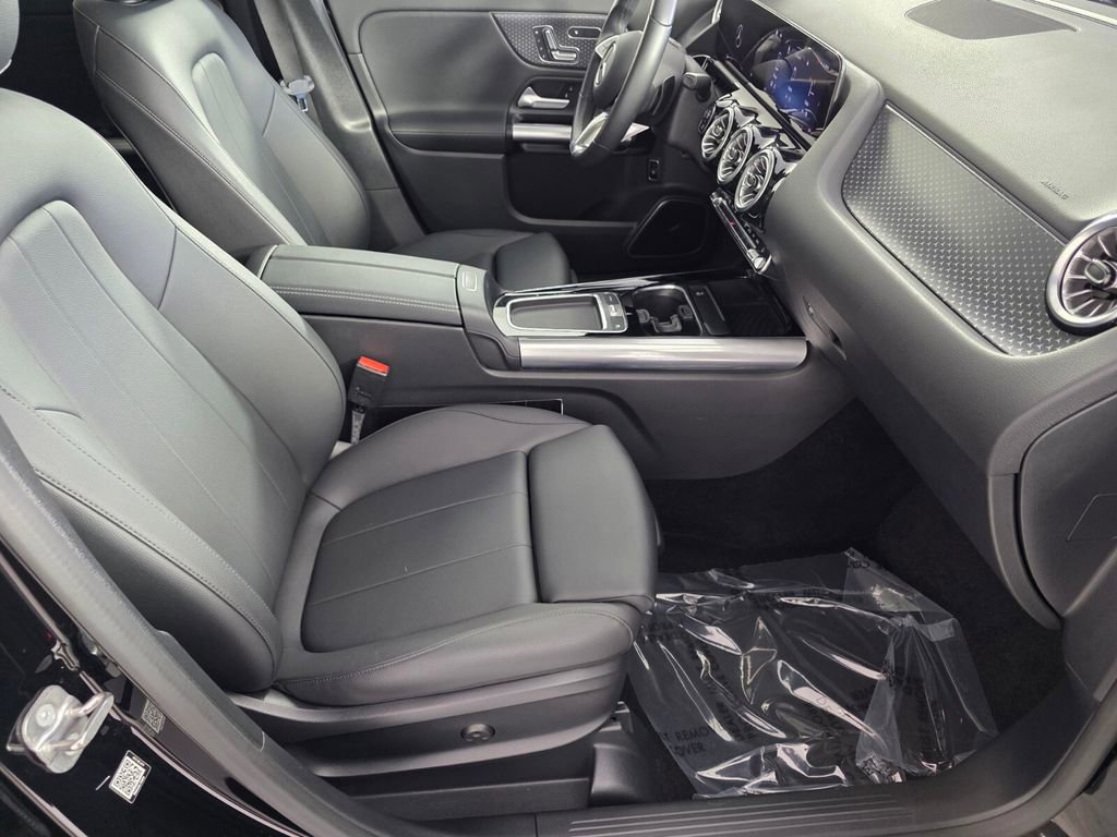 Certified 2025 Mercedes-Benz GLA 250 image 30