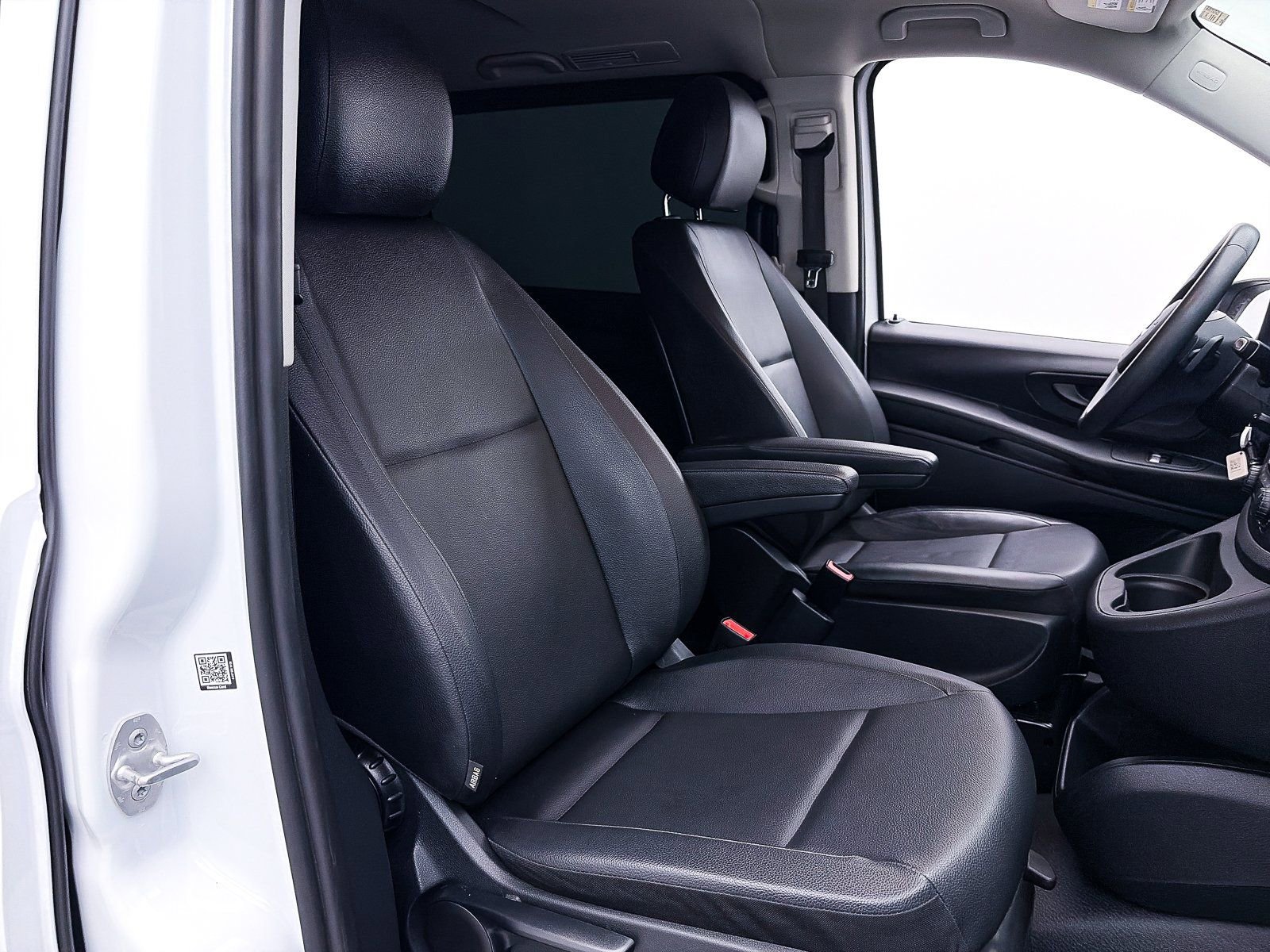 Used 2023 Mercedes-Benz Metris Passenger image 28