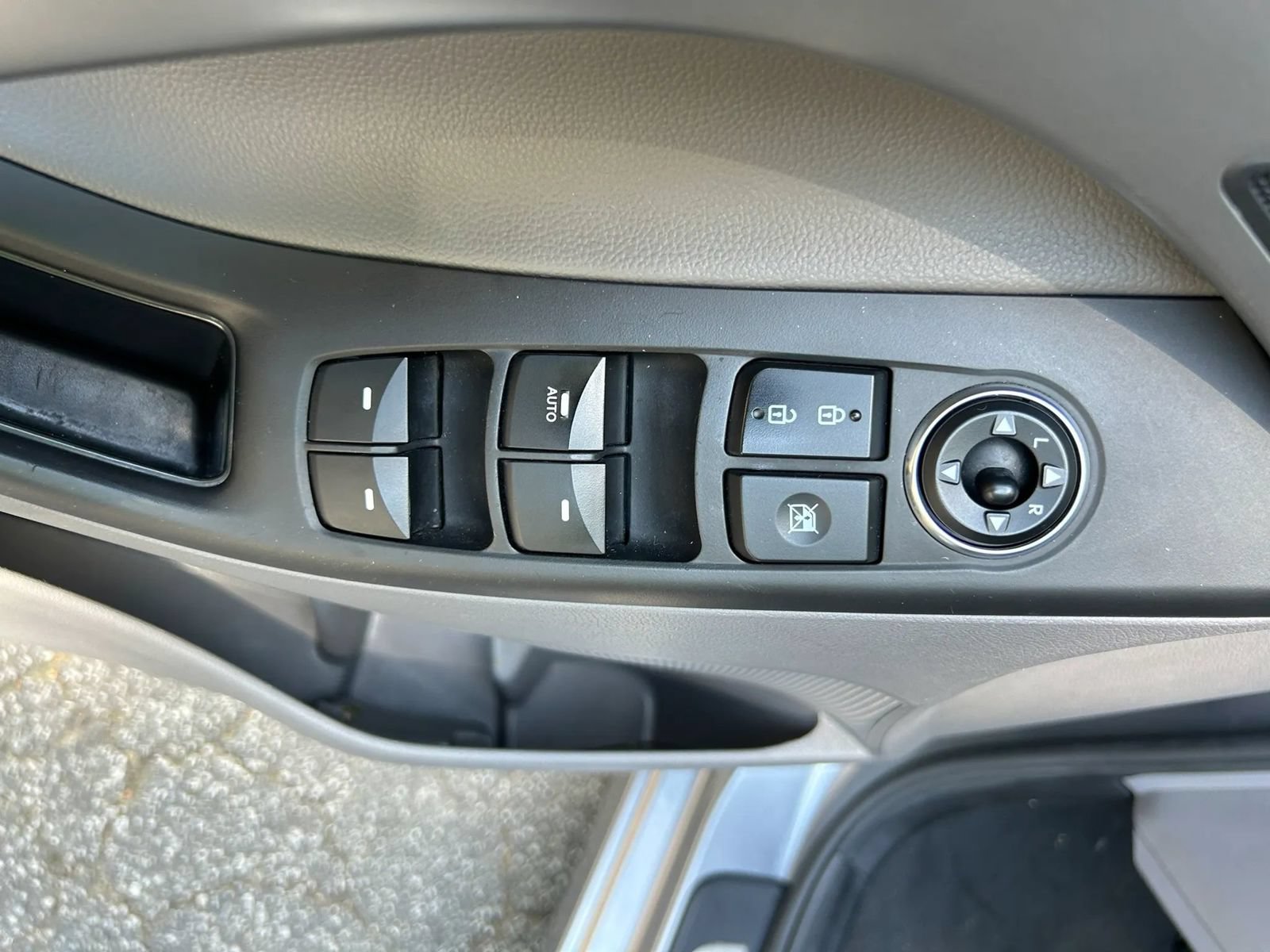Used 2014 Hyundai Elantra Sport FWD image 11