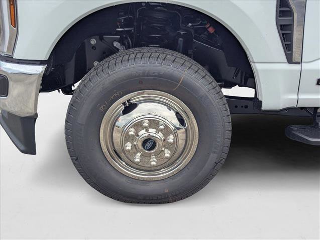 New 2026 Ford F350 XLT image 9