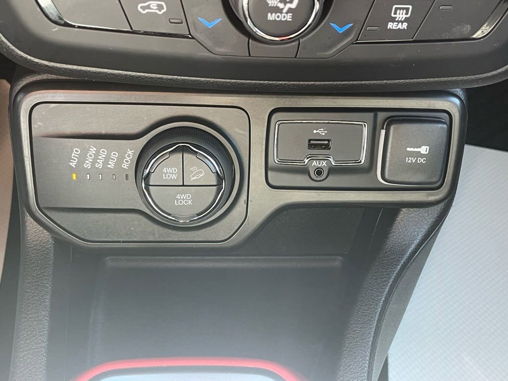 Used 2022 Jeep Renegade Trailhawk image 38