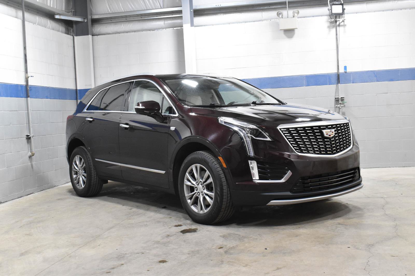 Used 2021 Cadillac XT5 Premium Luxury w/ LPO, Floor Liner Package FWD image 30
