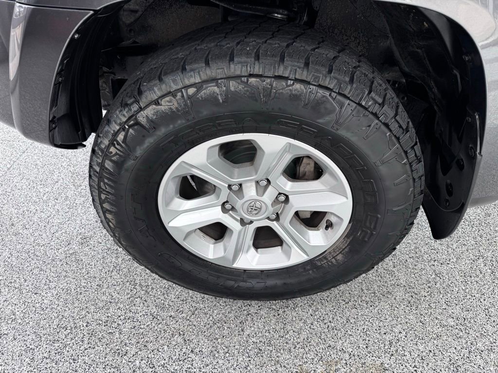 Used 2023 Toyota 4Runner SR5 AWD/4WD image 11