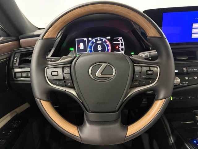 Used 2025 Lexus ES 300h Ultra Luxury w/ Accessory Package (Z1) FWD image 16