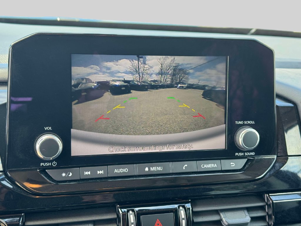Used 2025 Nissan Pathfinder SV AWD/4WD image 27