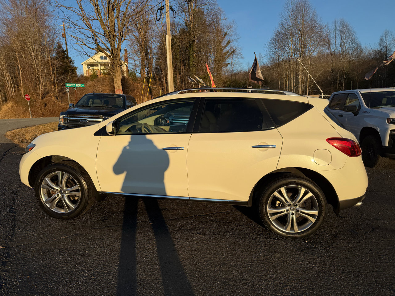 Used 2010 Nissan Murano LE w/ Navigation Pkg image 4