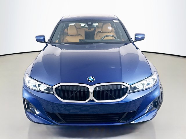 Used 2023 BMW 330i Sedan w/ Parking Assistance Package RWD image 2