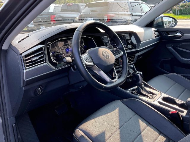 Certified 2022 Volkswagen Jetta SE FWD image 4