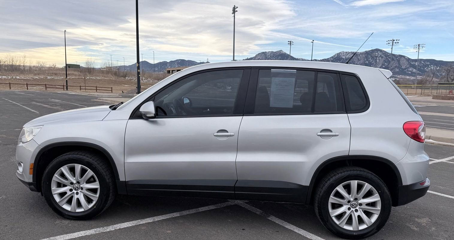 Used 2010 Volkswagen Tiguan S image 8