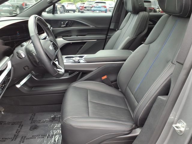 Used 2025 Cadillac Lyriq Luxury w/ LPO, Floor Liner Package AWD/4WD image 5