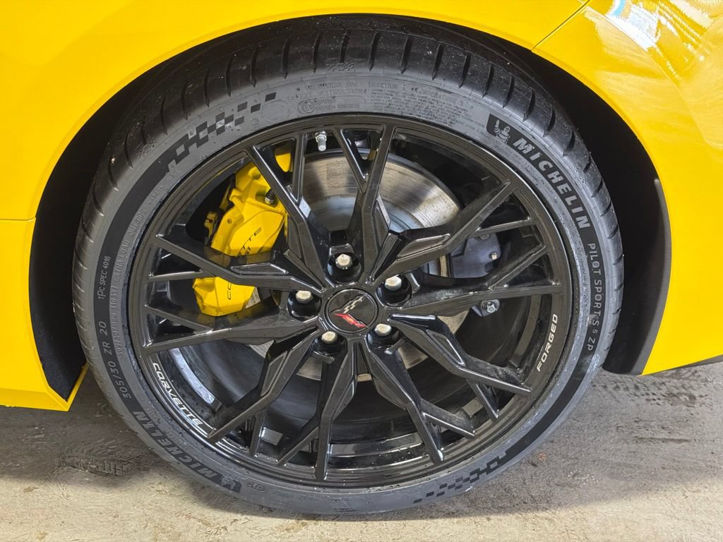 New 2027 Chevrolet Corvette Stingray Coupe w/ Z51 Performance Package RWD image 9