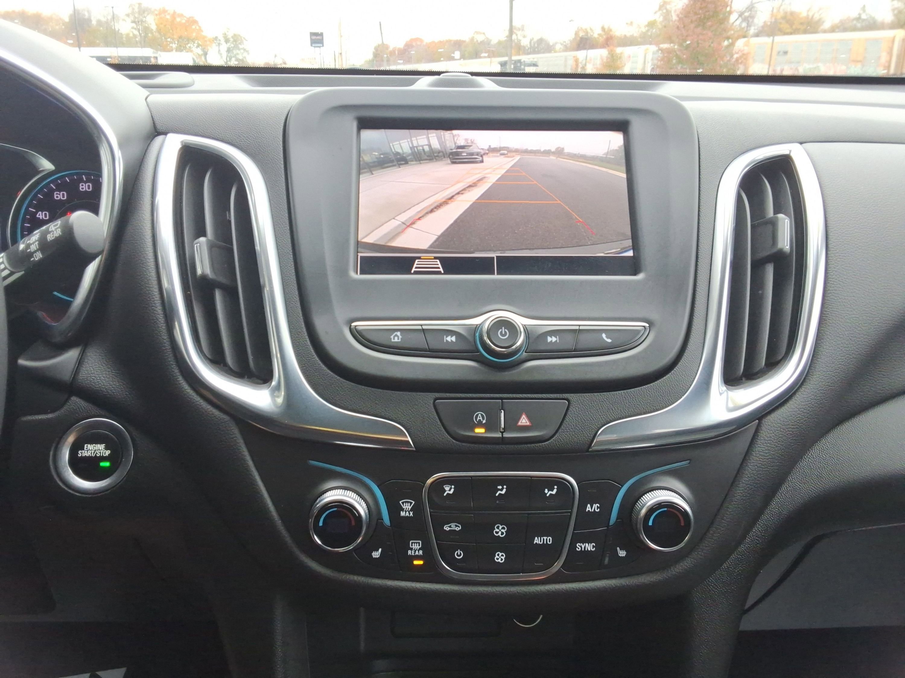 Used 2023 Chevrolet Equinox LT image 17
