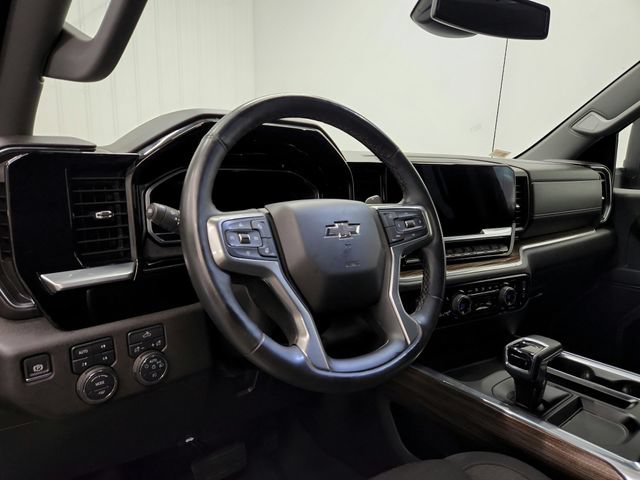 Used 2024 Chevrolet Silverado 1500 RST w/ Z71 Off-Road Package AWD/4WD image 17