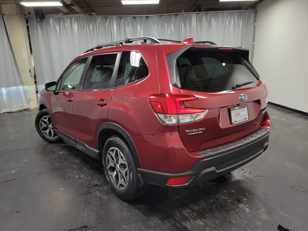 Used 2023 Subaru Forester Premium image 6