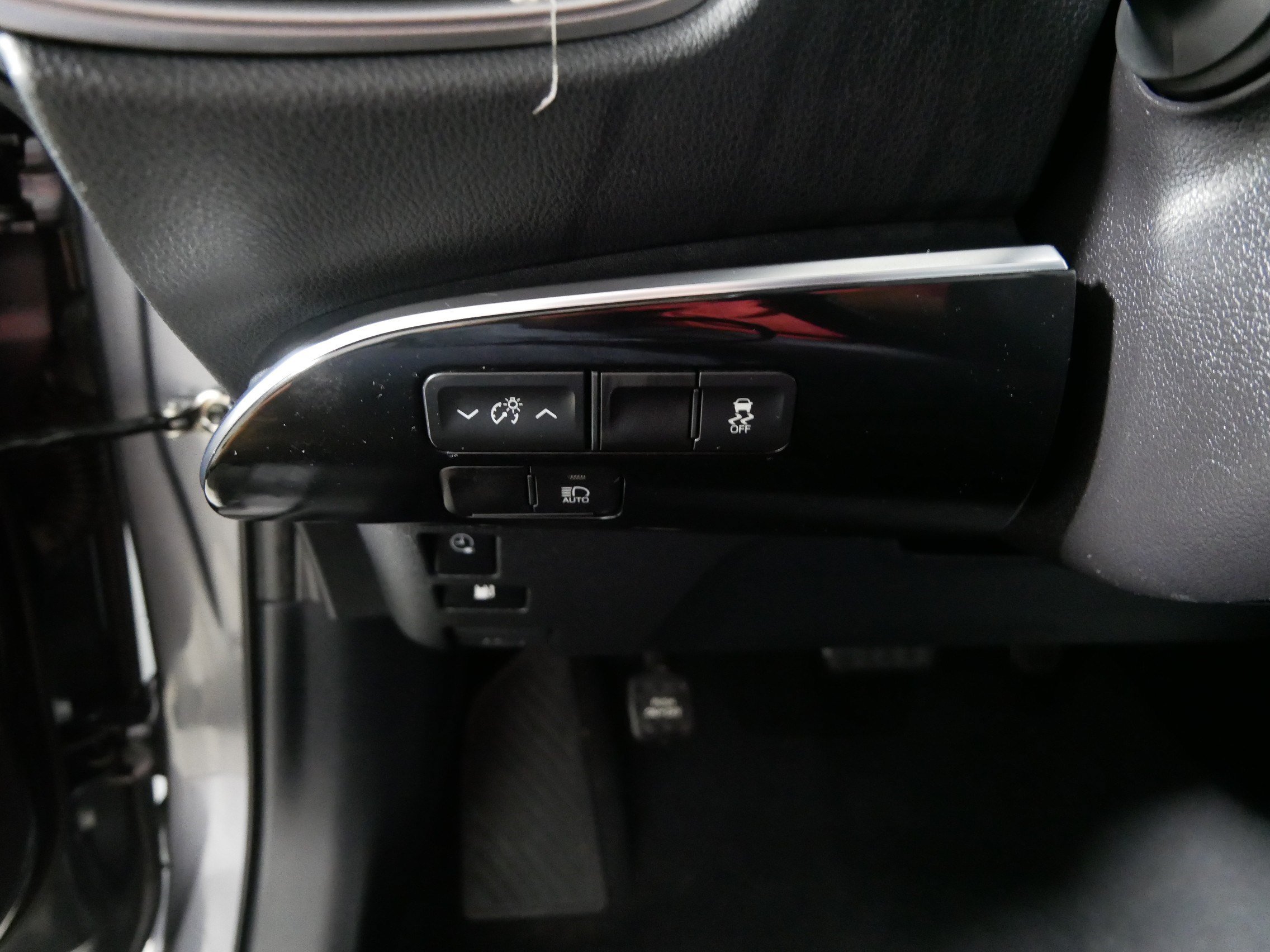 Used 2022 Toyota Prius Prime XLE FWD image 26