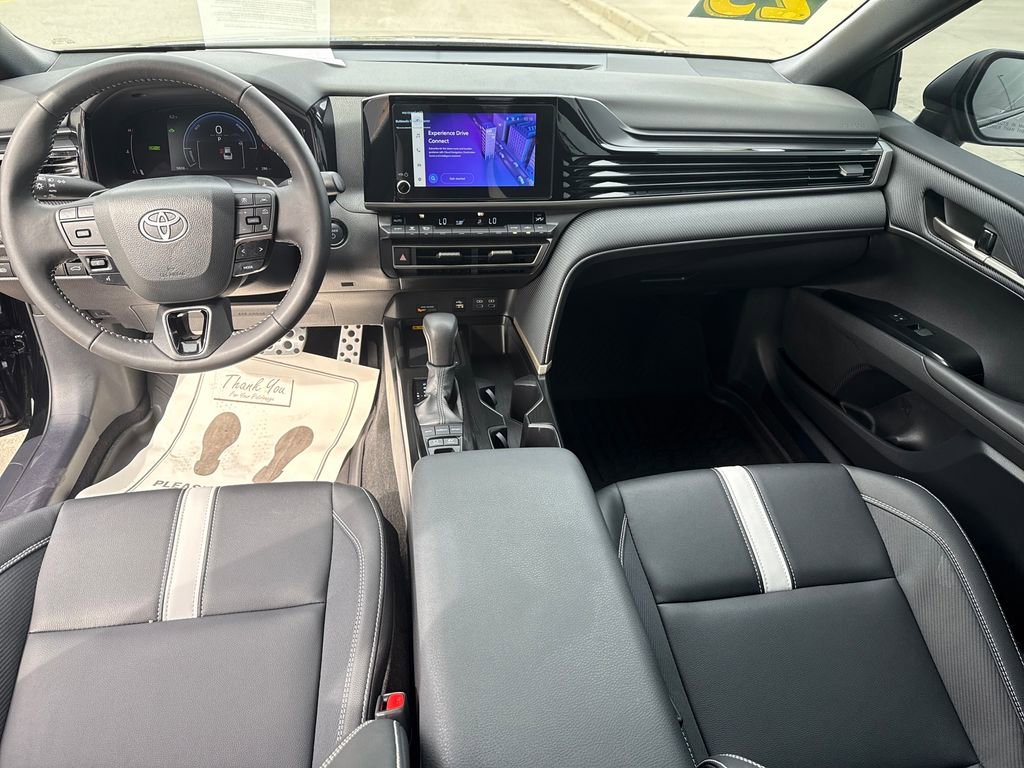 Used 2025 Toyota Camry SE image 25