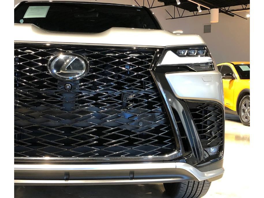 Used 2024 Lexus LX 600 F Sport image 5