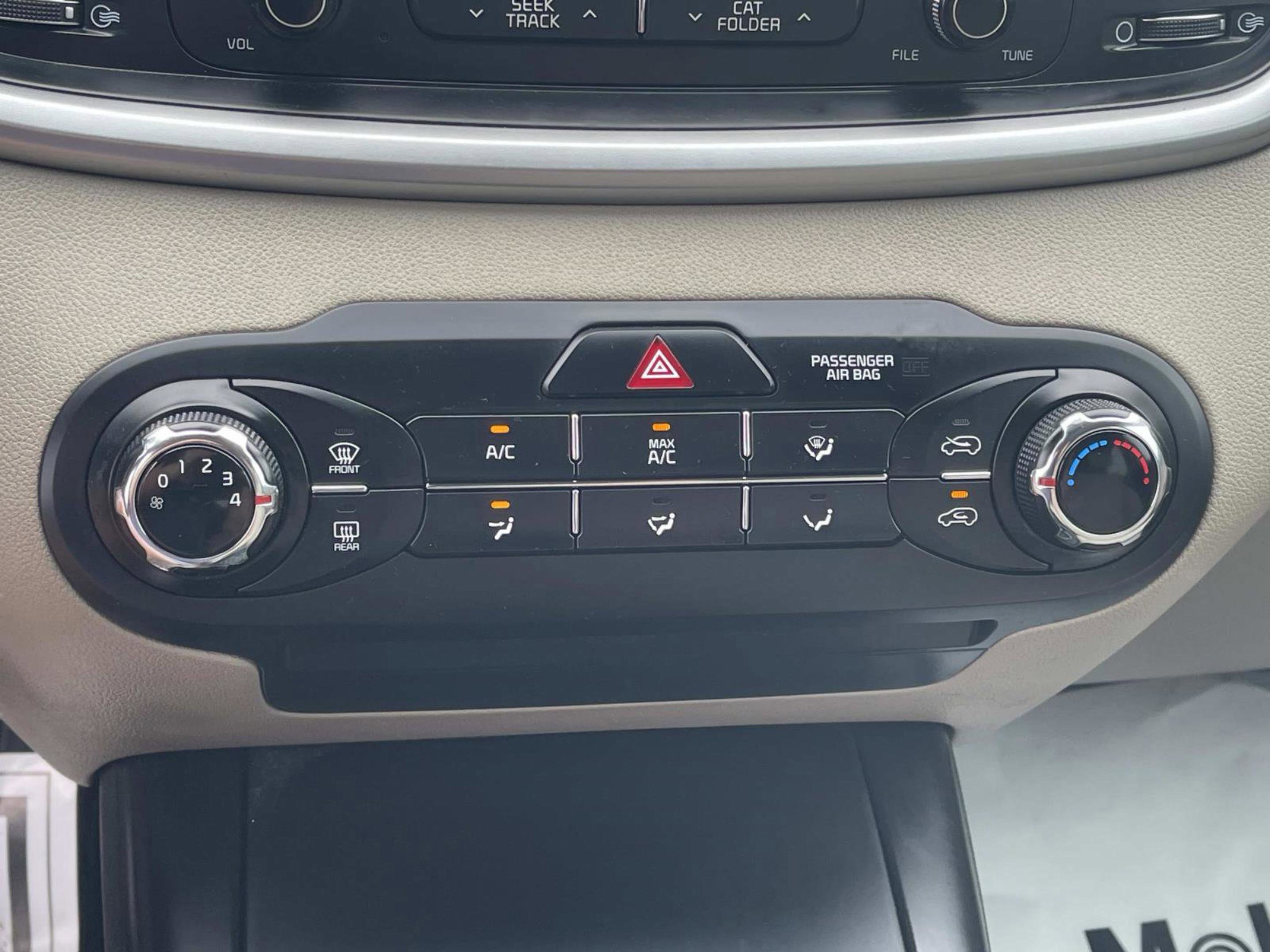 Used 2017 Kia Sorento FWD image 26