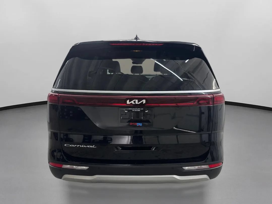 Used 2022 Kia Carnival LX FWD image 8
