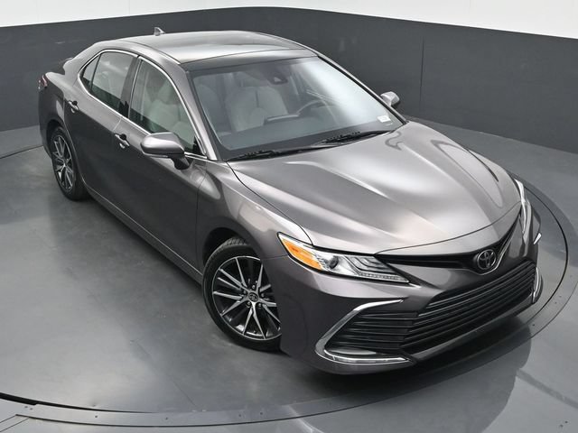 Used 2021 Toyota Camry XLE FWD image 35