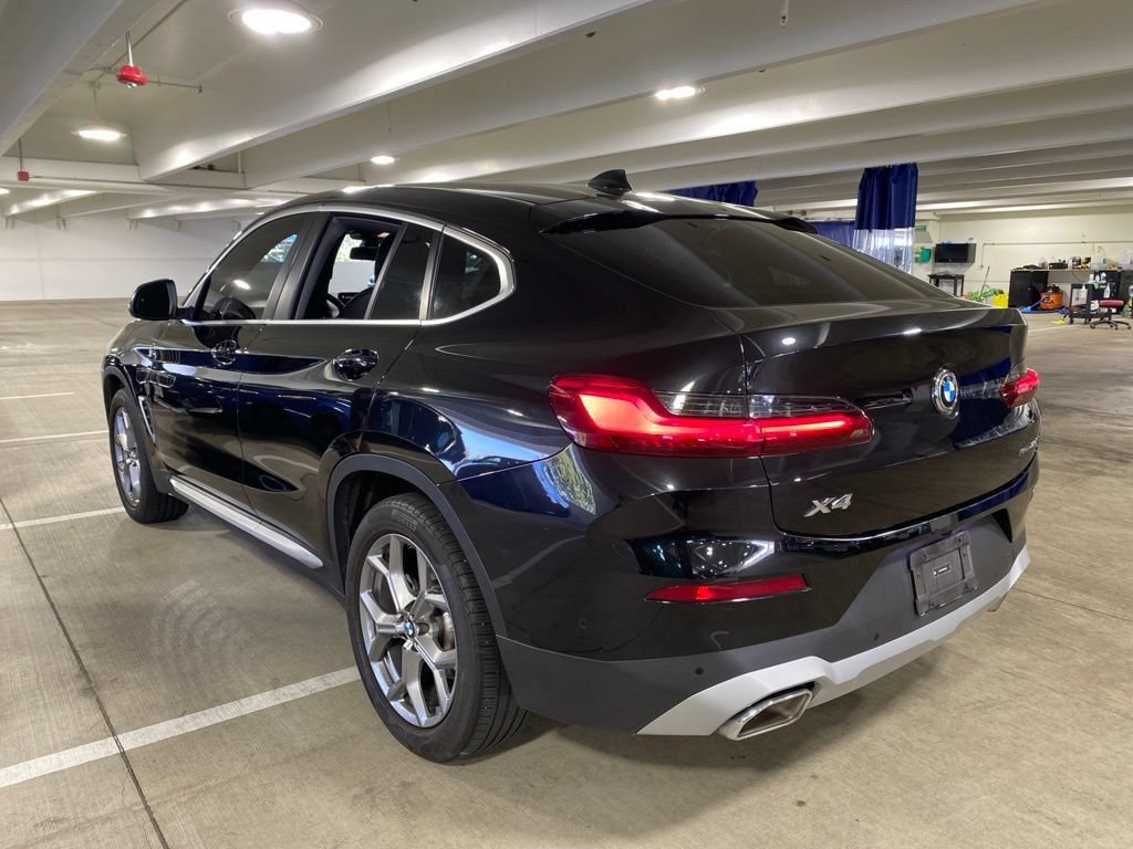 Used 2024 BMW X4 xDrive30i w/ Parking Assistance Package AWD/4WD image 3