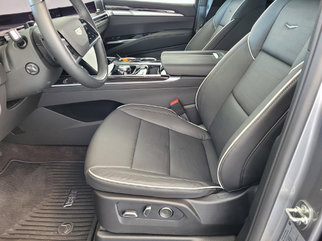 New 2026 Cadillac Escalade Luxury w/ Touring Package AWD/4WD image 17