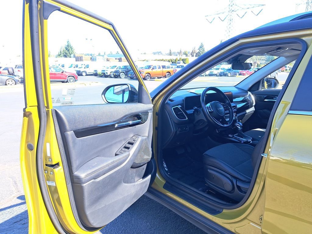 Used 2024 Kia Seltos S image 10