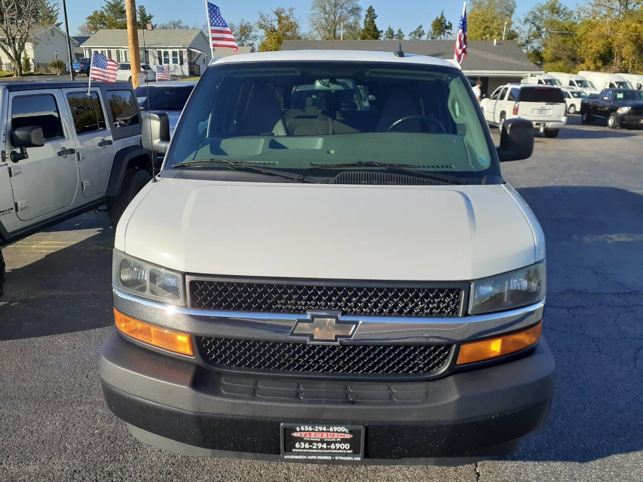 Used 2020 Chevrolet Express 3500 LS image 3