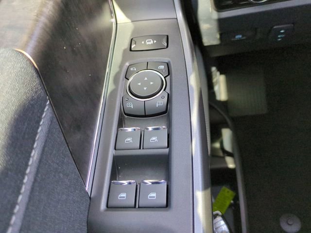 New 2026 Ford F250 Lariat w/ Black Appearance Package image 24