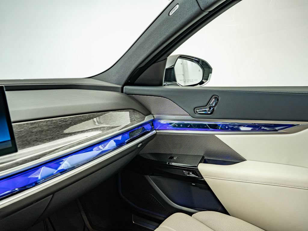 Used 2024 BMW i7 eDrive50 RWD image 28