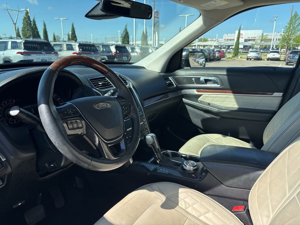 Used 2018 Ford Explorer Platinum image 4