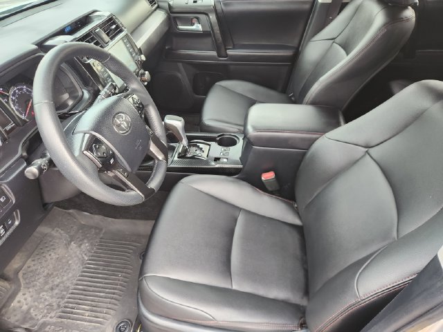 Certified 2022 Toyota 4Runner TRD Off-Road Premium AWD/4WD image 9