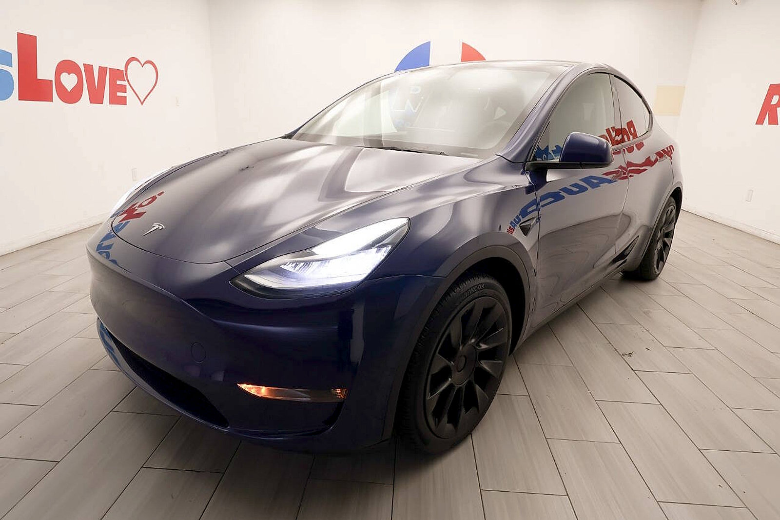 Used 2022 Tesla Model Y Long Range AWD/4WD image 1