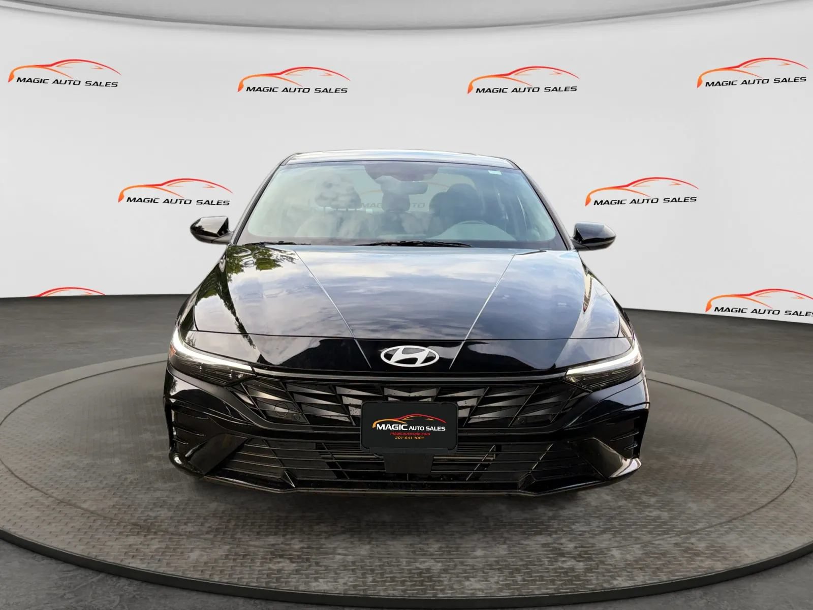 Used 2025 Hyundai Elantra SEL FWD image 3