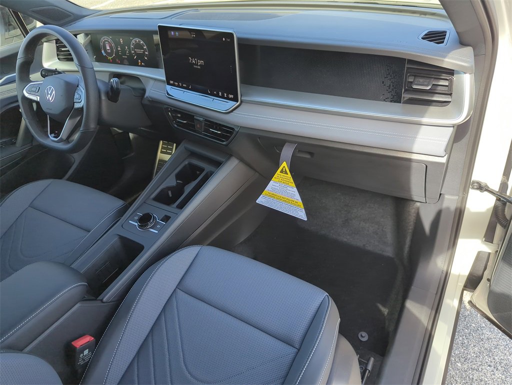 New 2026 Volkswagen Tiguan SE R-Line image 23