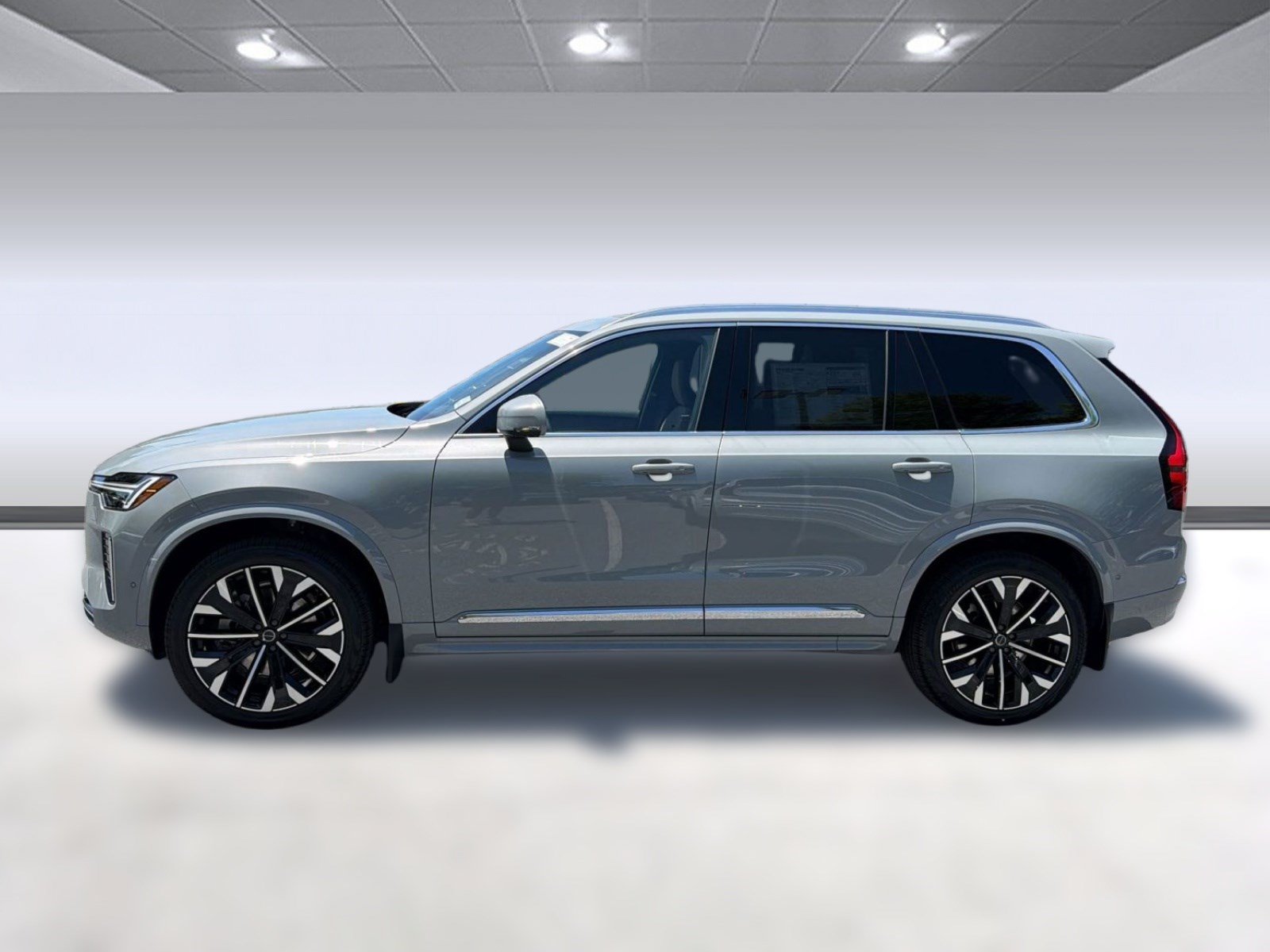 New 2026 Volvo XC90 B6 Plus w/ Protection Package Premier AWD/4WD image 2