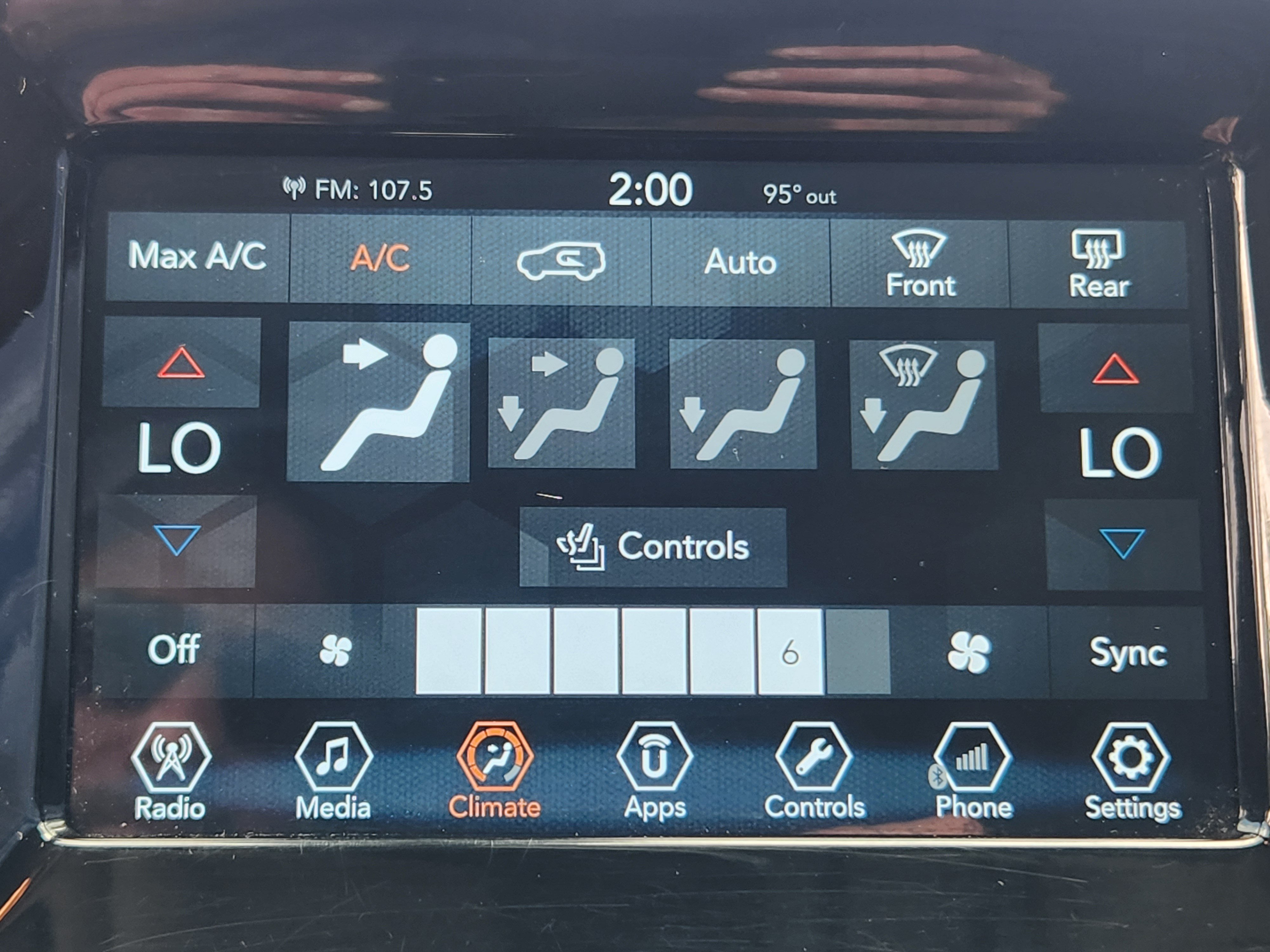 Used 2018 Jeep Compass Latitude w/ Popular Equipment Group AWD/4WD image 12